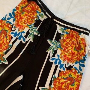 Floral Flea Market Pants NWT SZ M